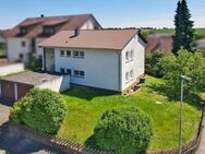 Charmantes Zweifamilienhaus mit Garten, Garagen und großzügigem Raumangebot - Bad Rappenau