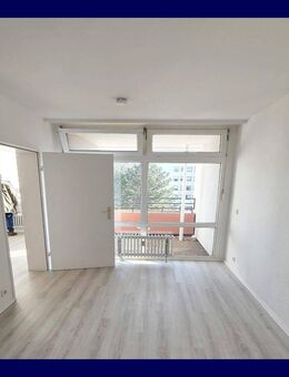 Helles 2-Zimmer-Apartment + Loggia, offener Kochbereich, Wannenbad, Aufzug - Bochum