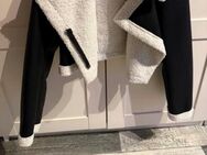 Stylische Shein Jacke mit Teddyfutter – Größe S (36) - München Berg am Laim