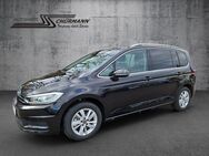 VW Touran, Comfortline, Jahr 2023 - Uffenheim