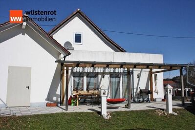 Großzügige, behindertengerechte Doppelhaushälfte mit Garten und Garage