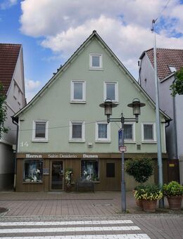 Zweifamilienhaus mit Maisonettewohnung und Gewerbeeinheit im Ebersbacher Stadtzentrum - Ebersbach (Fils)