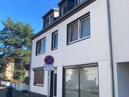 Investment Nähe Schloß Benrath (6 Wohnungen und 4 Garagen) Vollvermietung ! - Düsseldorf