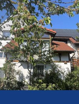 Zwei Häuser = ein Traumhaus in idyllischer Lage! Wärmepumpe, Photovoltaikanlage und weitere Extras - Mainleus