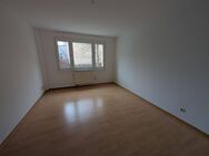 Wie wär`s mit einer hübschen Zwei-Zimmer-Wohnung mit Aufzug? - Plauen