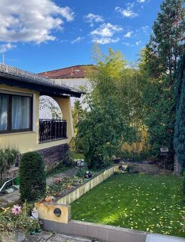 Großzügiges Mehrfamilienhaus mit zwei Gebäuden in Bergen-Enkheim - Frankfurt (Main)