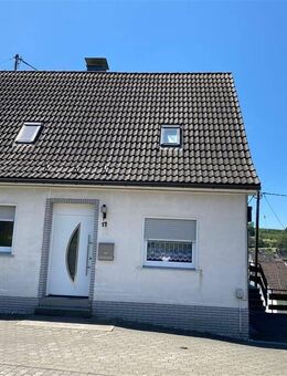 Kompl. renovierte Doppelhaushälfte als ETW in Halberbracht! - Lennestadt