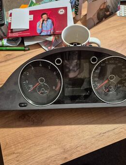 VW Passat 3c Tacho + Adapter - Storkow (Mark)
