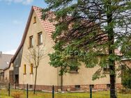Raum für individuelle Wohnträume: Einfamilienhaus mit Garage, Nebenhaus und Garten - Niederwiesa