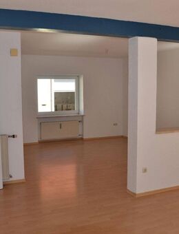 Großzügige Wohnung auf 2 Ebenen mit Gartenmitbenutzung - Ustersbach
