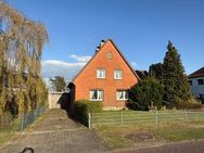 Dörverden: Rotklinkerklassiker mit Wintergarten, Carport und viel Platz auf großem Gartengrundstück - Dörverden