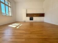 Wohnen mit Stil: Geräumige 2-Zimmer-Wohnung nahe Altstadt mit EBK, Balkon, Dusche und Wanne - Halle (Saale)