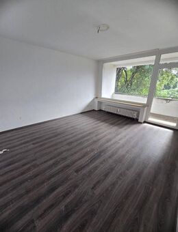 Geräumige 3-Zimmer-Wohnung mit Balkon in Duisburg - Duisburg