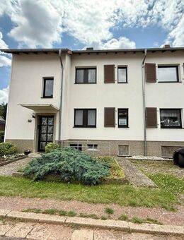 Schönes Ein- Zweifamilienhaus mit Garten u. Garage in ruhiger Lage von Losheim am See-Britten - Losheim (See)