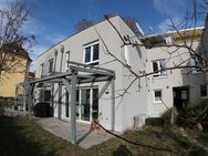 Ausgefallene Architektur-Pick Haus (EG, OG, UG) mit Terasse, Garten und Garage nähe Wöhrder See - Nürnberg