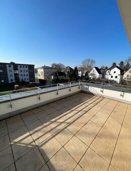 Blick auf Rhein und Siebengebirgen vor den Toren Bonn´s. Exklusiv ausgestattete DHH mit 2 TG-Plätzen - Königswinter