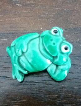 Ü Ei Figur "Faulenzer Frosch" mit Kennung K - Essen