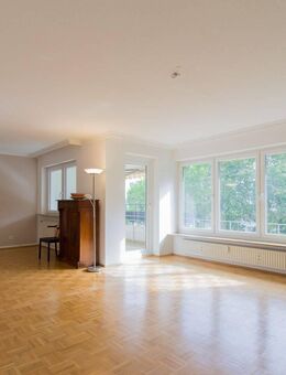 Wohnen am Waldrand - 4 Zimmer, 2 Loggien, Garage und viel Raum zur Entfaltung - Hildesheim