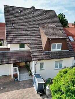 Großzügiges, top gepflegtes EFH mit Garten, Balkon & Dachstudio in Feldrandlage - Freisbach