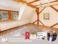 Historische Doppelhaushälfte im Fachwerkstil mit großem Garten und idyllischem Teich - Altdorf (Nürnberg)