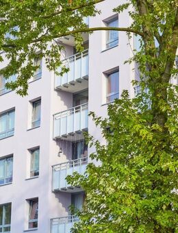 Geräumige 2-Zimmer-Wohnung mit neuem Laminatboden - Monheim (Rhein)