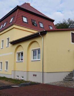 Attraktive 2-Raum-Wohnung mit separatem Eingang im Rittergut wird frei! - Falkenberg (Elster)