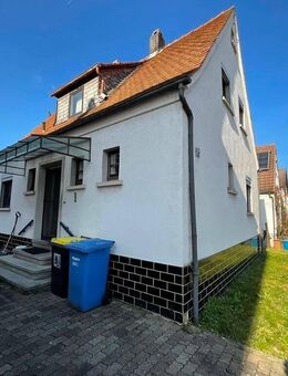 Anbauen - Umbauen - Neubauen: großes ebenes Grundstück mit freistehendem Einfamilienhaus - Aschaffenburg