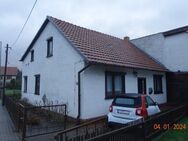 Einfamilienwohnhaus mit Grundstück und Nebengebäuden - Wutha-Farnroda