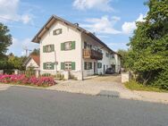 Mehrgenerationenhaus mit großer Werkstatt und Einzelgarage mitten in Osterzell - Osterzell