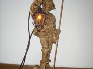 Nachtwächter aus stabilem Holz mit Lampe (2W Birne ) - Wegberg