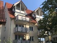 Traumhafte 4-Zi.-DG-Whg. mit 2 Balkonen, 2 TG-Stlp., EBK, neuer Heizung + tollem Blick in Höfingen - Leonberg (Baden-Württemberg)