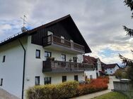 Sehr schöne 2-Zimmer-DG-Wohnung mit grandiosem Ausblick, Balkon und TG-Stellplatz - Bad Griesbach (Rottal)