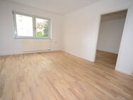 2 Zimmer Wohnung Du/WC Renov. 1. OG - Nürnberg
