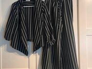 Stylischer Zweiteiler Damen – Schwarz-Weiß gestreift, Blazer + Hose, Größe40 - München Berg am Laim