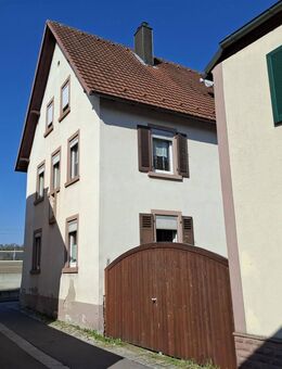 Vermietetes Zweifamilienhaus mit Garten im Altort Thüngersheim - Thüngersheim