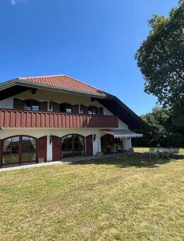 Großzügiges Einfamilienhaus mit Einliegerwohnung auf weitläufigem Grundstück inkl. Wald in Mainburg - Mainburg
