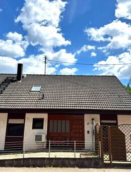 IK | Obernheim-Kirchenarnbach: Charmante 5-Zimmer-Wohnung mit viel Potenzial - Obernheim-Kirchenarnbach