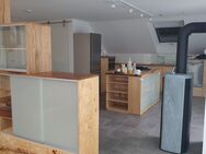 Helle großzügige Top-ausgestattete 113m² Etagenwohnung, 3,5-Zimmer, Dachterrasse, gute Aussicht, verkehrsberuhigt, teilmöbliert - Besigheim