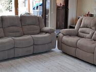 Sofa, Wohnlandschaft, Sitzgarnitur, 2 er und 3 er Sofa mit Liegefunktion - Delligsen