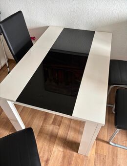 Esstisch mit 4 Stühlen - Beeskow