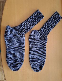 Selbst gestrickte Socken 40/41 - Weingarten