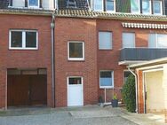 Attraktives Mehrfamilienhaus mit 3 Wohnungen als Kapitalanlage in Alsdorf - Alsdorf (Nordrhein-Westfalen)