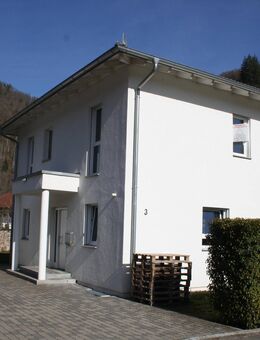 Das gibt es nicht alle Tage ...ein Grundstück mit eigenem kleinen Bachlauf... hochwertig und geschmackvoll ausgestattetes Wohnhaus.. und Sie können - Hasel