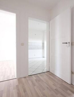Gut geschnittene 2- Raum-Wohnung in Zwickau/Pölbitz - Zwickau
