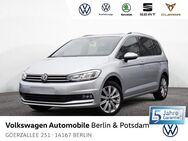 VW Touran, 1.5 TSI Highl, Jahr 2023 - Berlin