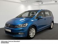 VW Touran, 1.4 TSI Highline, Jahr 2017 - Düsseldorf