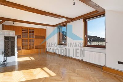 Charmant geschnittene Dachgeschosswohnung in zentraler Lage von Kassel - Uni sowie Klinikum Nähe!
