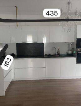 Hochglanz Küche in weiß - Hasbergen