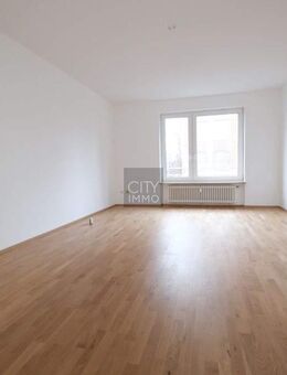 Single-Wohnung mit Parkett und Pantry-Küche - Nürnberg
