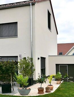 Moderner KfW 55 Neubau einer Doppelhaushälfte in Nürnberg - Höfen - Nürnberg